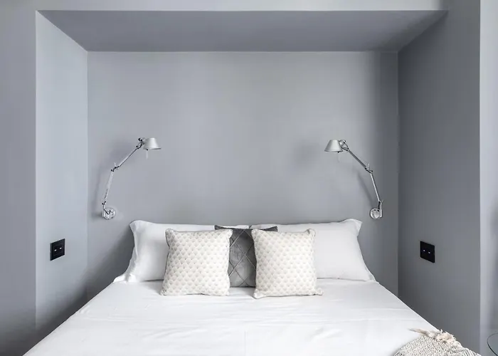 Iflat A Sparkle Of Red In Trastevere Appartamento Roma