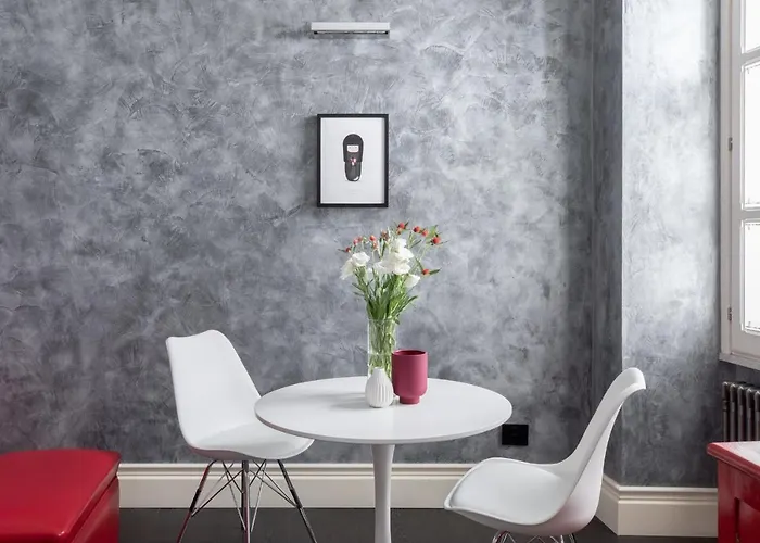 Iflat A Sparkle Of Red In Trastevere Appartamento