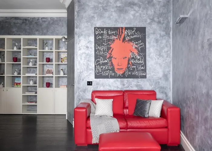Iflat A Sparkle Of Red In Trastevere *